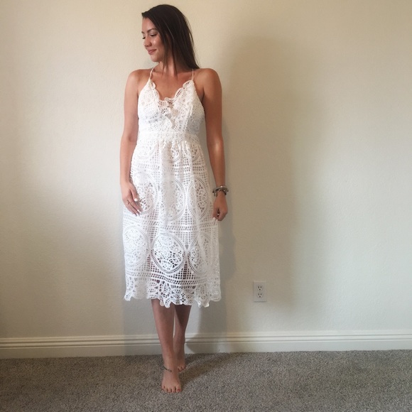 DO+BE Dresses & Skirts - DO&BE White Lace Adjustable Strap VNeck Midi Dress